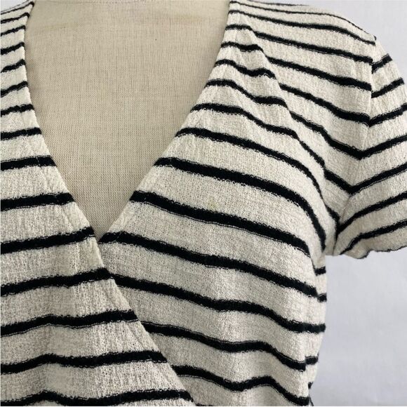 Madewell Texture and Thread Short Sleeve Wrap Top 760 - Picture 2 of 4